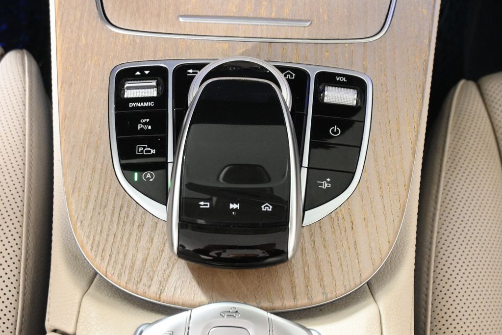 Thumbnail: 2020 Mercedes-Benz E-Class - 31