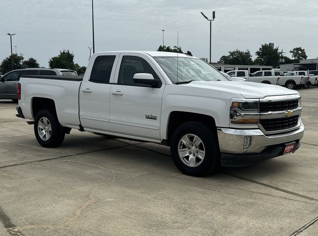 2017 Chevrolet Silverado 1500 LT - 2