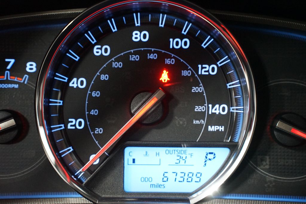 Thumbnail: 2014 Toyota RAV4 - 16