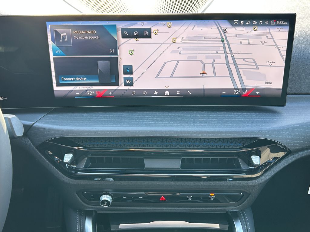 Thumbnail: 2025 BMW i4 - 25