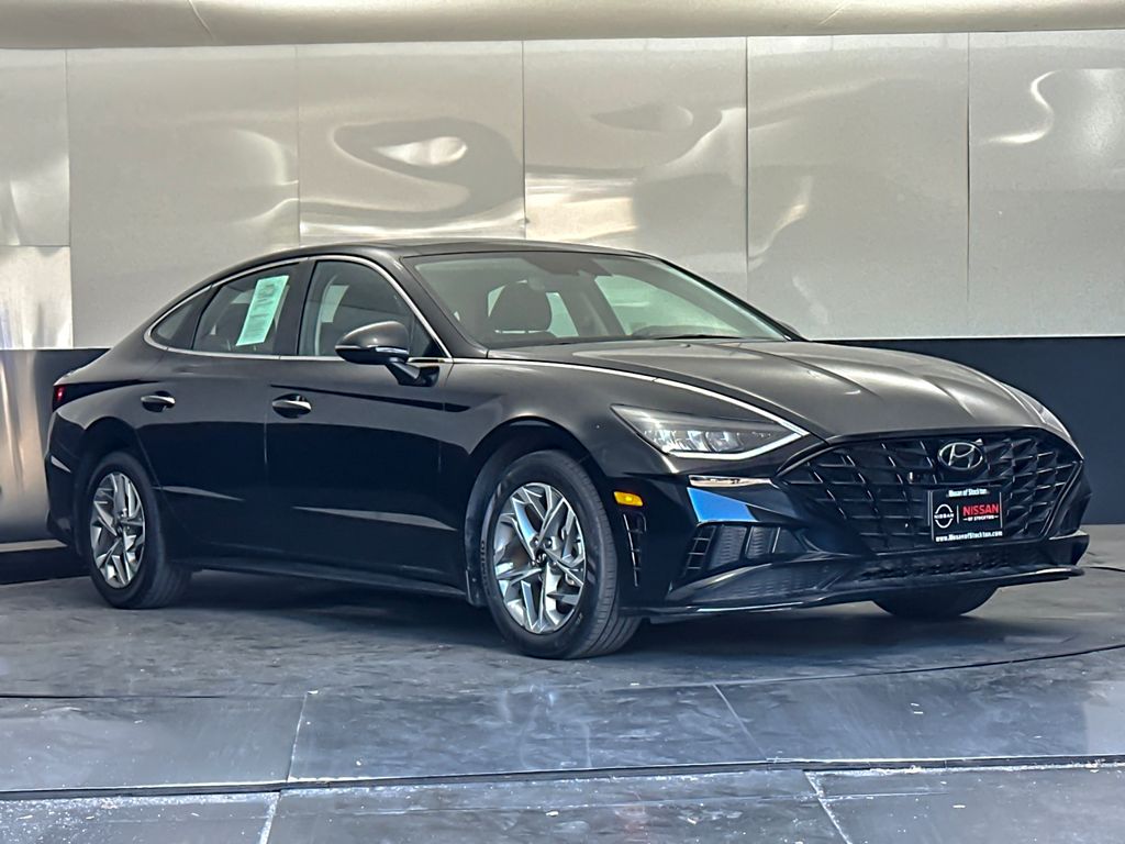 Onyx Black 2023 Hyundai Sonata Sedan Front-Wheel Drive 8-Speed Automatic
