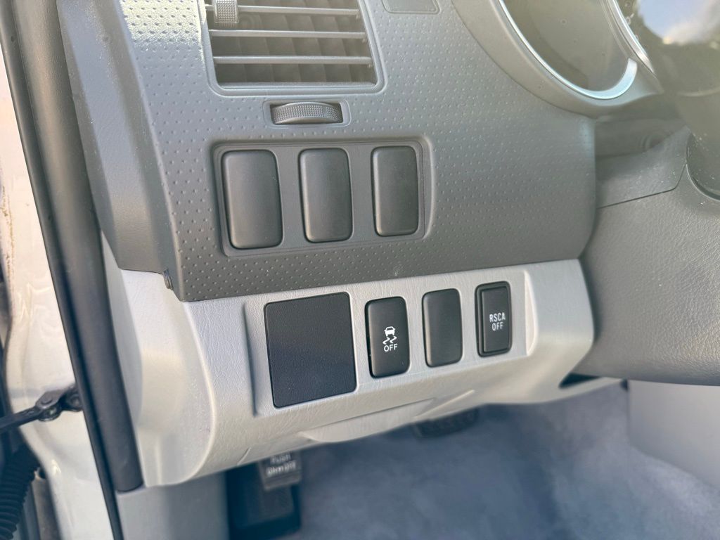 Thumbnail: 2009 Toyota Tacoma - 13