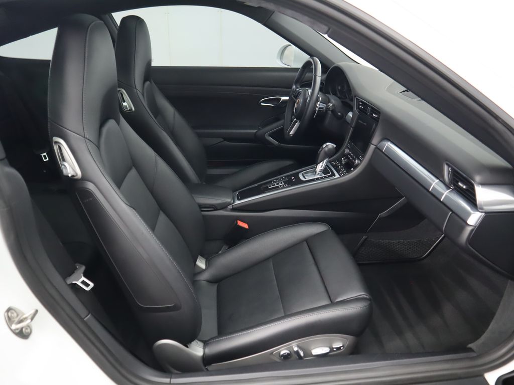Thumbnail: 2019 Porsche 911 - 23