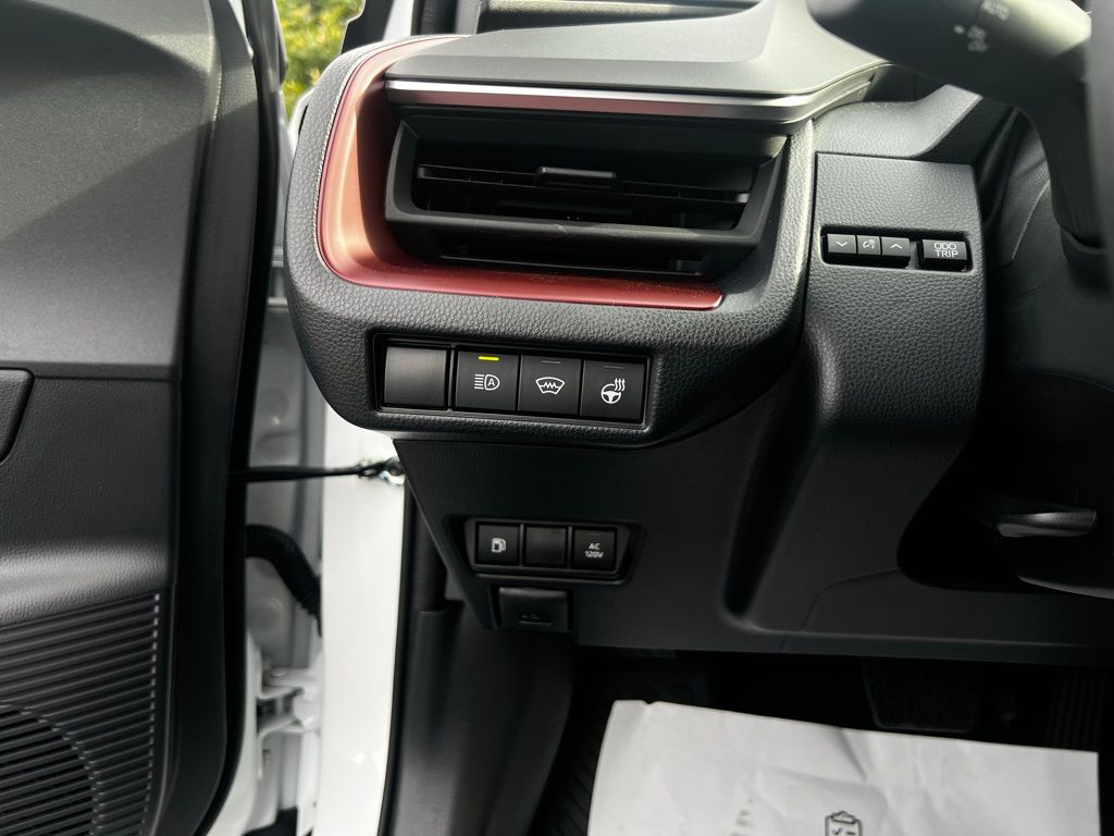 2026 Toyota Prius Plug-in Hybrid XSE photo 23