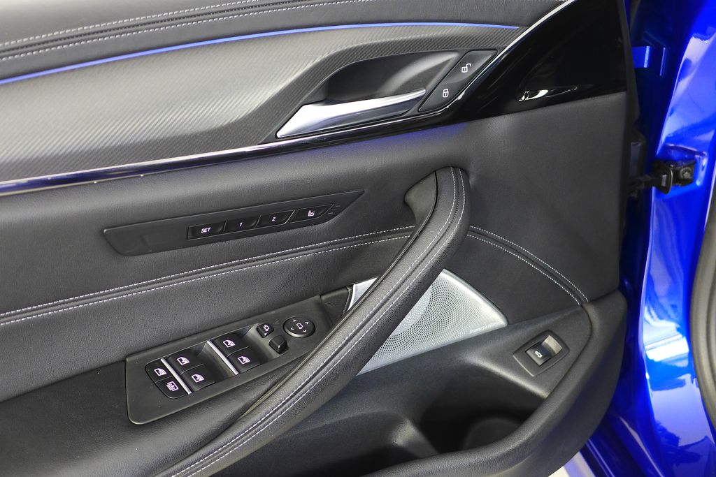 Thumbnail: 2019 BMW M5 - 12