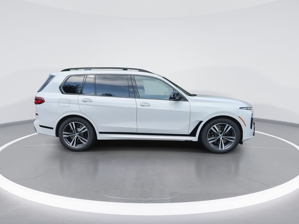 2025 BMW X7 M60i 9