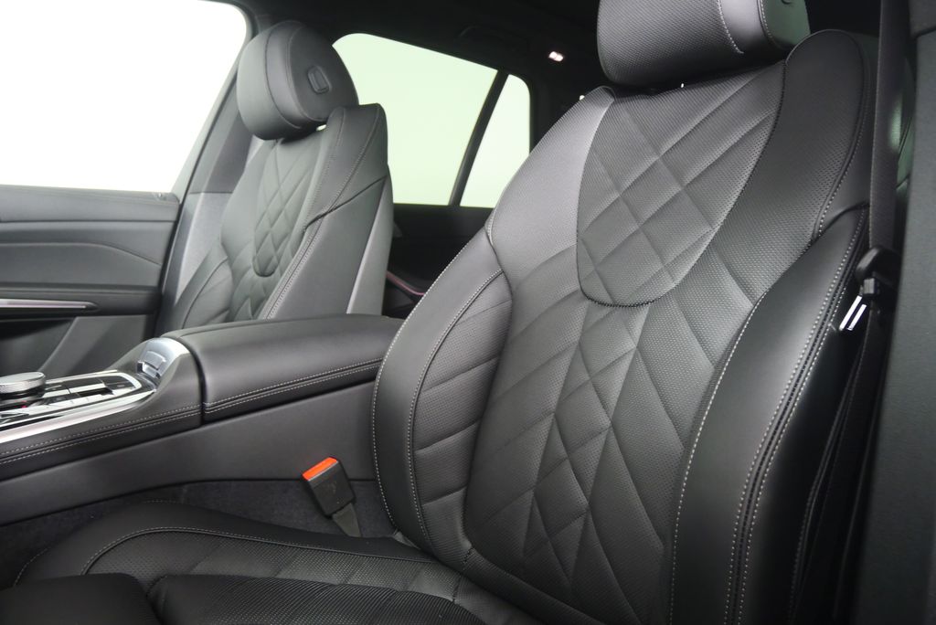 Thumbnail: 2026 BMW X5 - 11