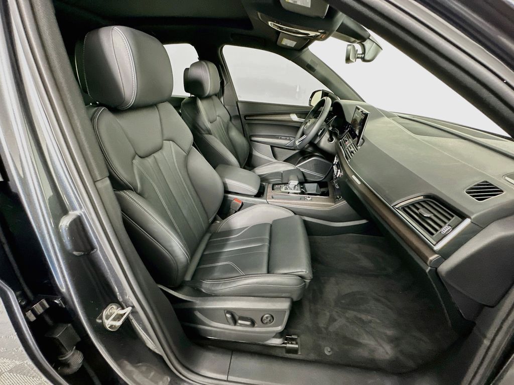 Thumbnail: 2022 Audi Q5 - 29