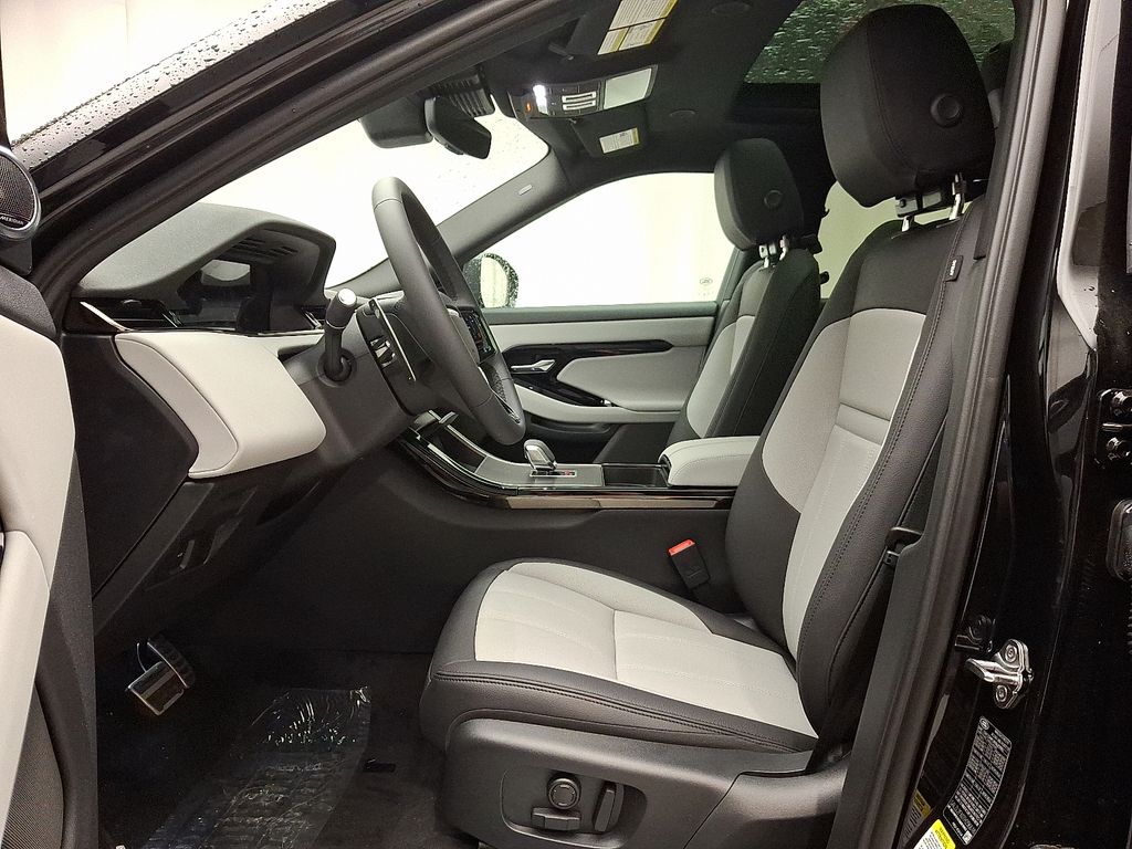 2026 Land Rover Range Rover Evoque Dynamic 8
