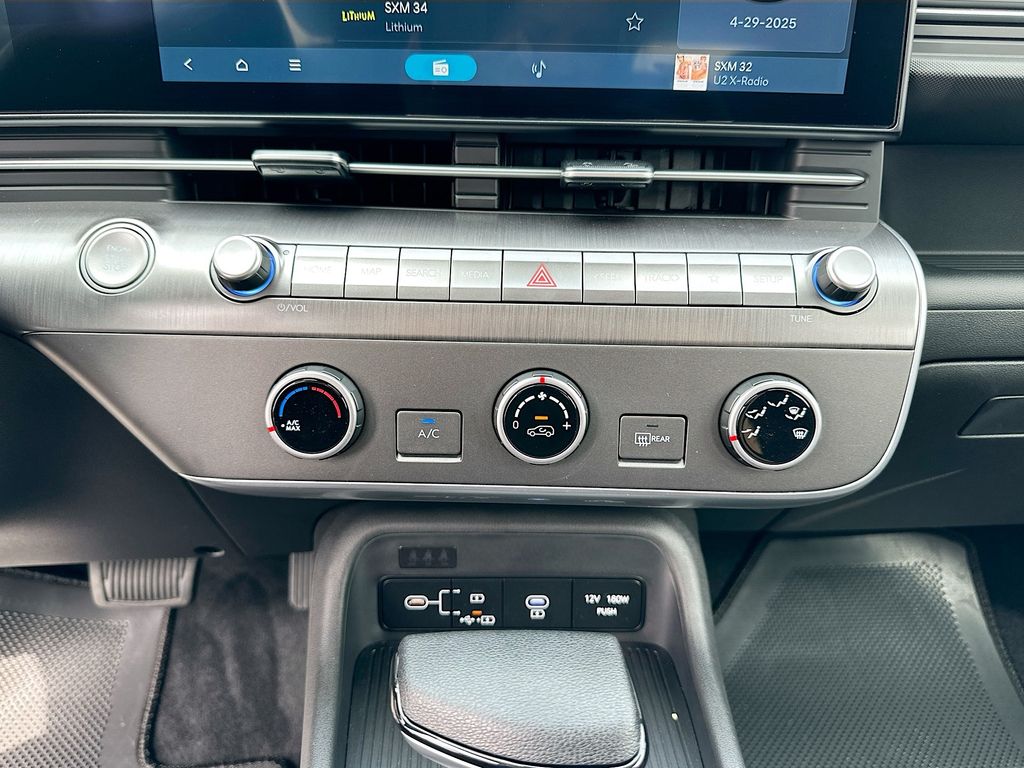 2025 Hyundai Kona SE 13