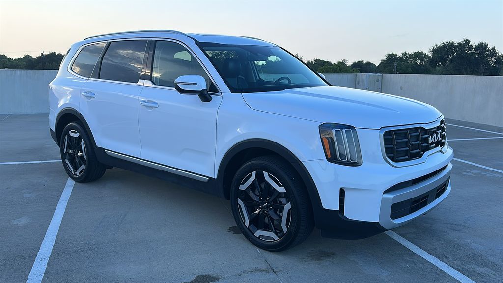 2025 Kia Telluride S White at Legacy Ford