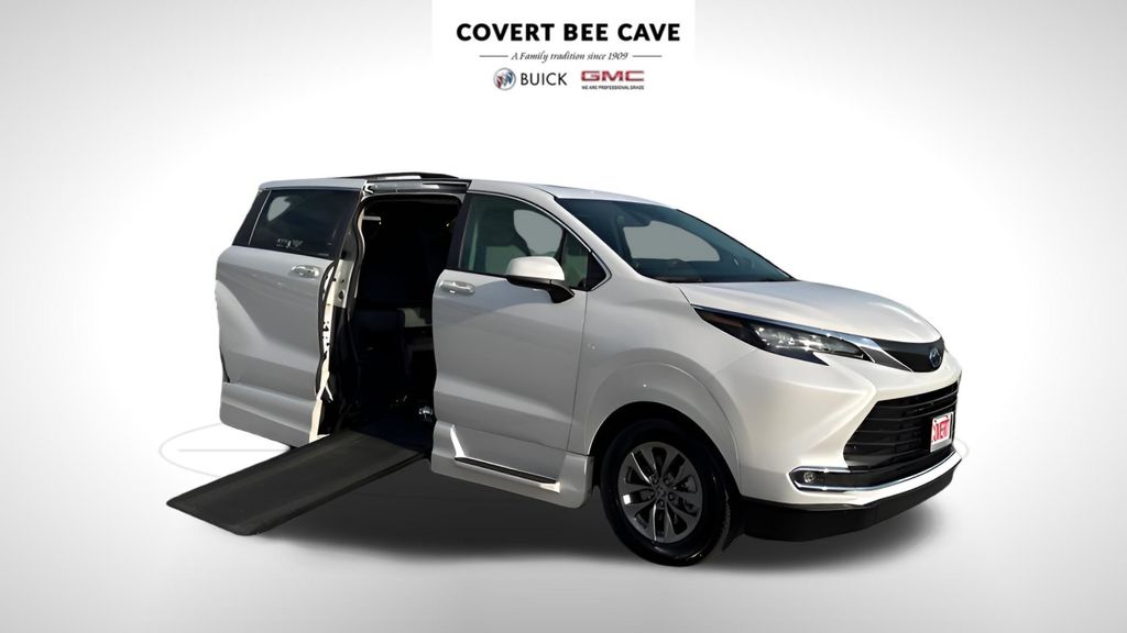 Used Car 2024 Toyota Sienna  Xle For Sale Under $80,000 In Austin, Texas