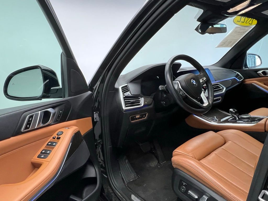 Thumbnail: 2022 BMW X5 - 22