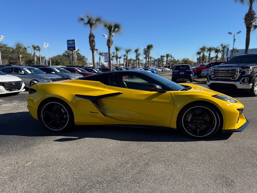 2025 Chevrolet Corvette E-Ray 9