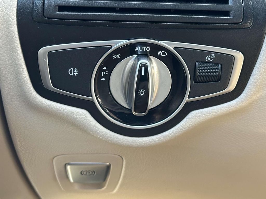 2016 Mercedes-Benz GLC 300 18