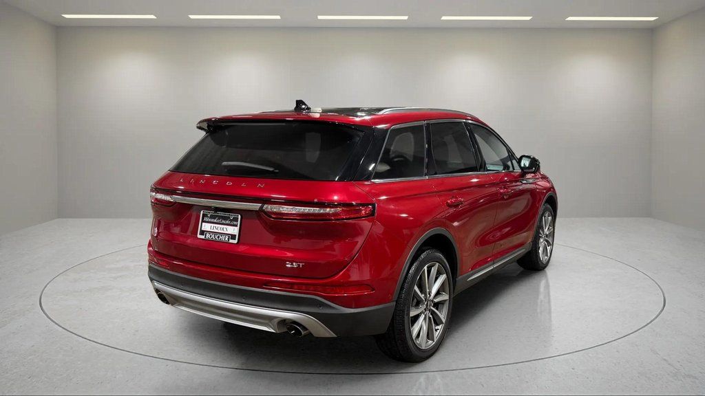 Used 2020 Red Carpet Lincoln Reserve image 3