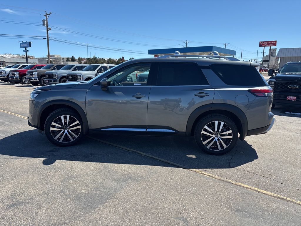 View vehicle photo 6