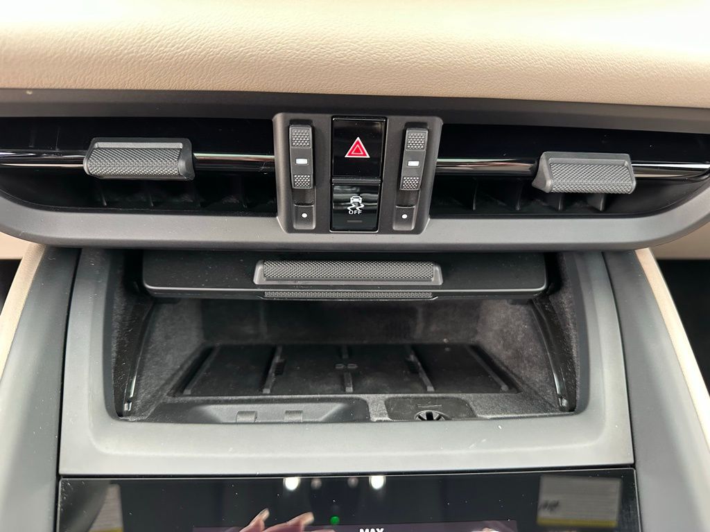 Thumbnail: 2025 Porsche Macan - 23