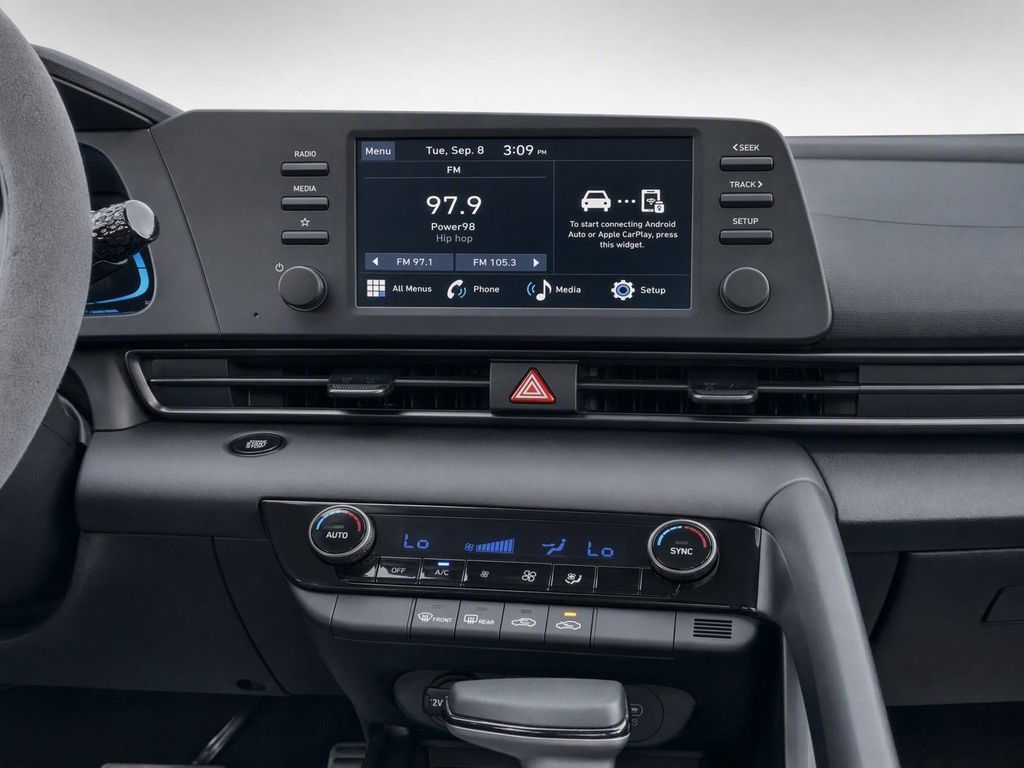 Used 2025 Red Hyundai SEL Sport image 16
