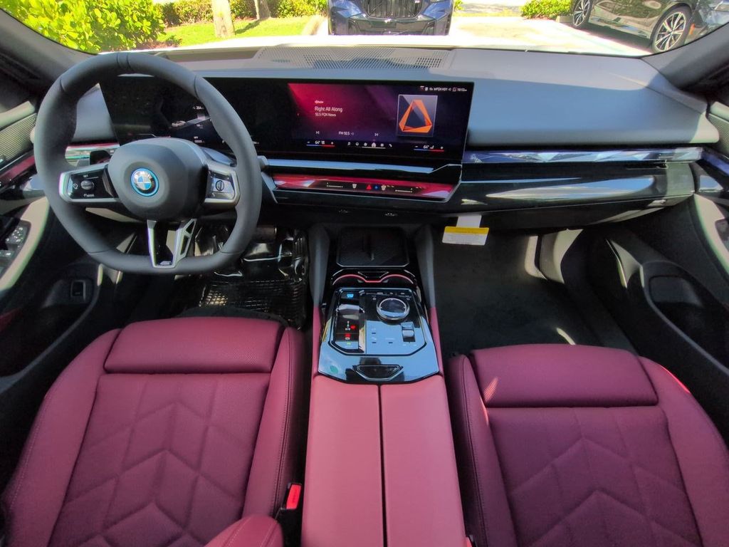 New 2027 White BMW eDrive40 image 14
