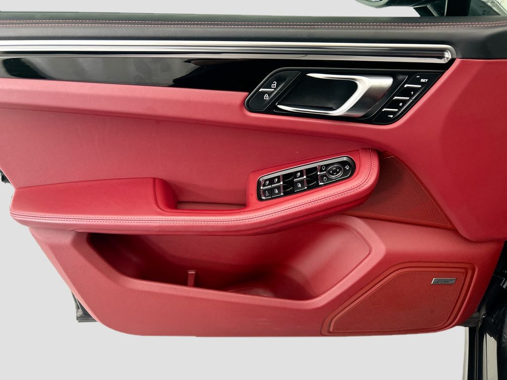 Thumbnail: 2023 Porsche Macan - 24