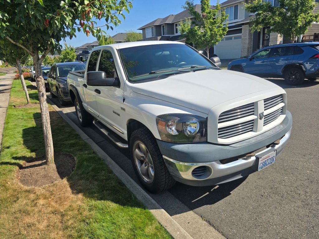 Bright White Clearcoat 2008 Dodge RAM 1500 Pickup Truck Four-Wheel Drive 5-Speed Automatic