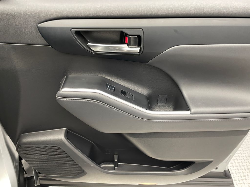 2022 Toyota Highlander XLE 15