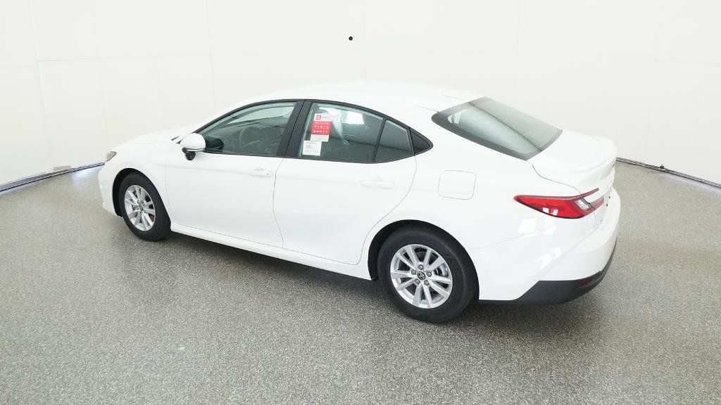 2025 Toyota Camry LE 14