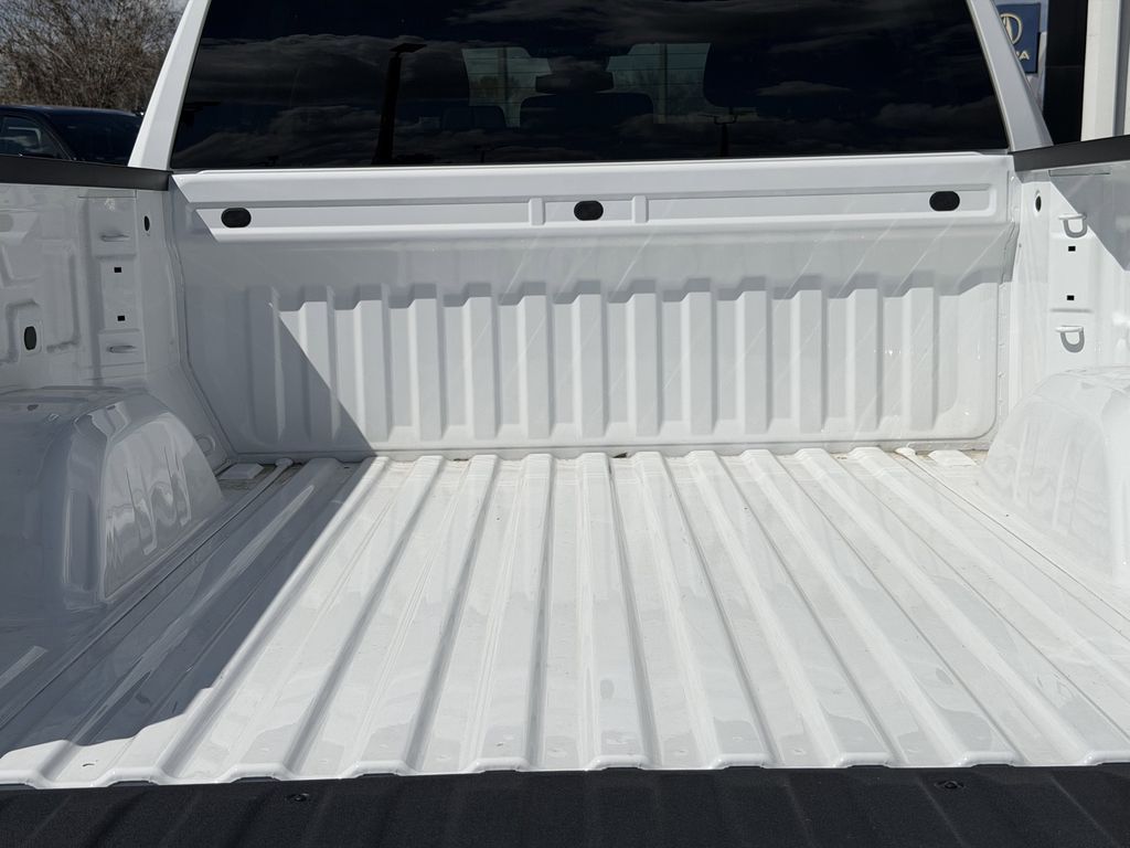 new 2025 GMC Sierra 1500 car, priced at $40,097