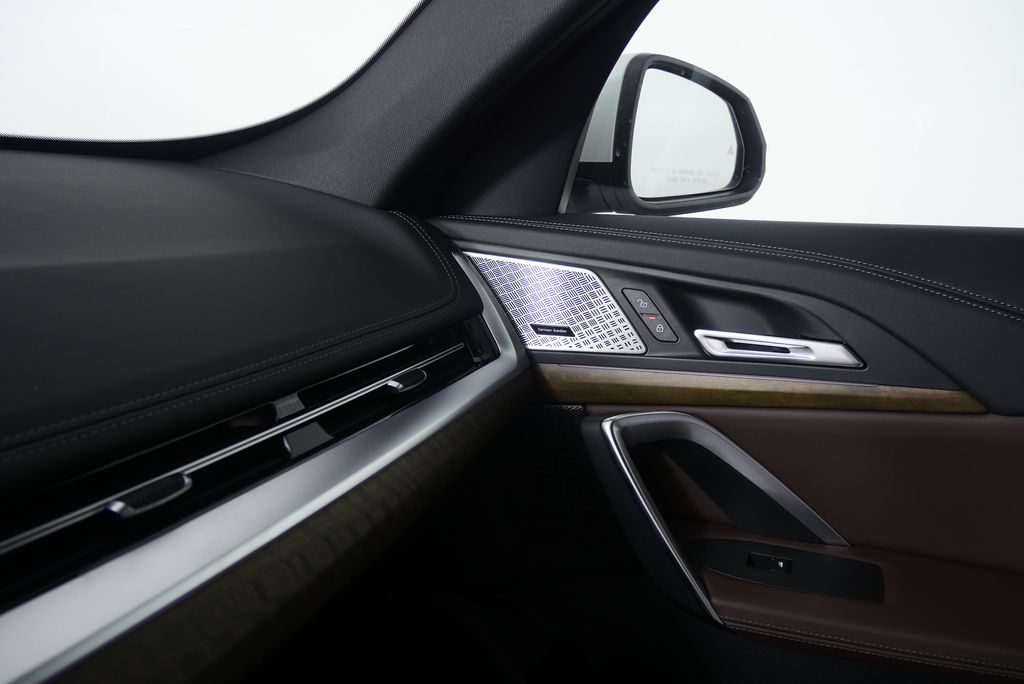 2025 BMW X1 xDrive28i 24