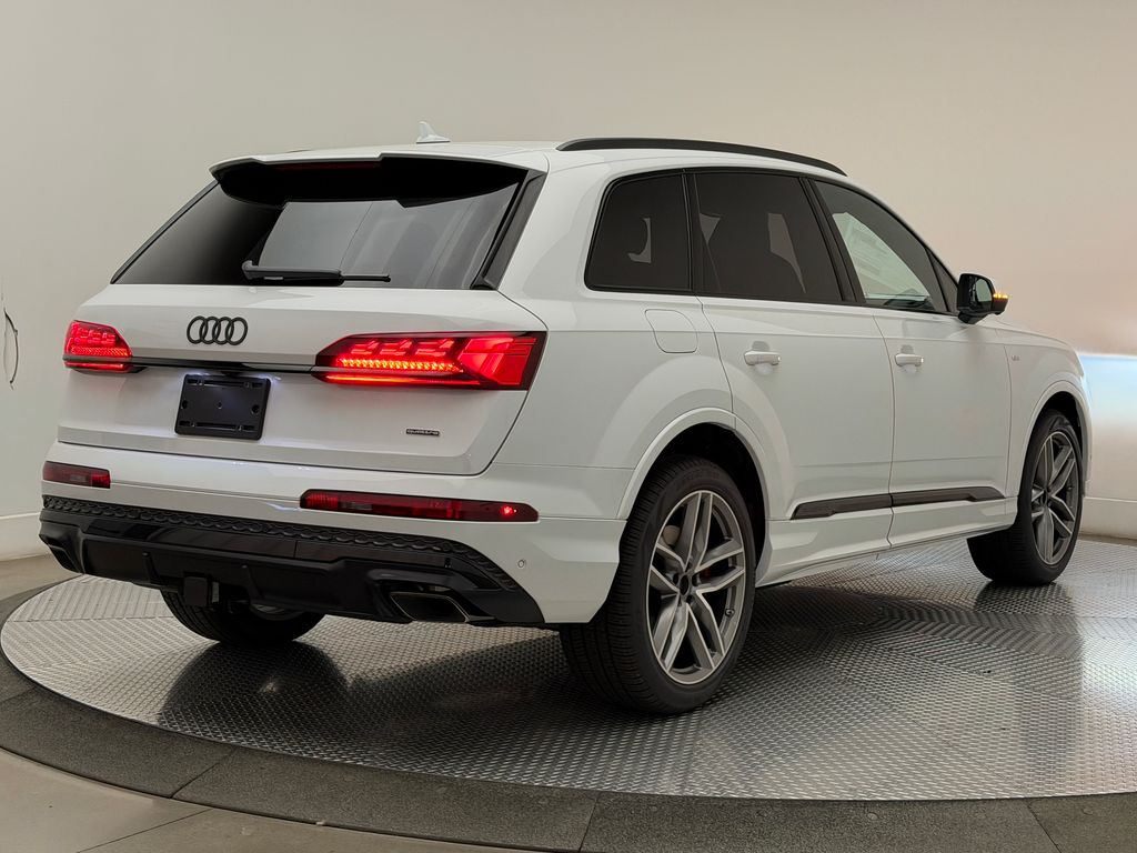 Thumbnail: 2026 Audi Q7 - 8