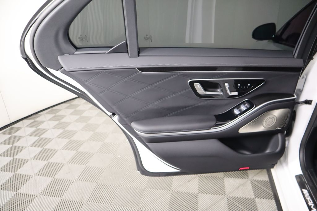 2024 Mercedes-Benz S-Class AMG S 63 4MATIC 27