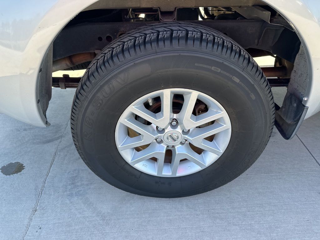 2017 Nissan Frontier SV 14