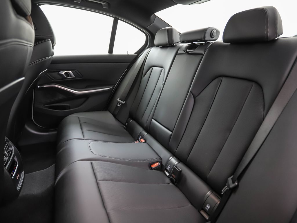 Thumbnail: 2026 BMW 3 Series - 22