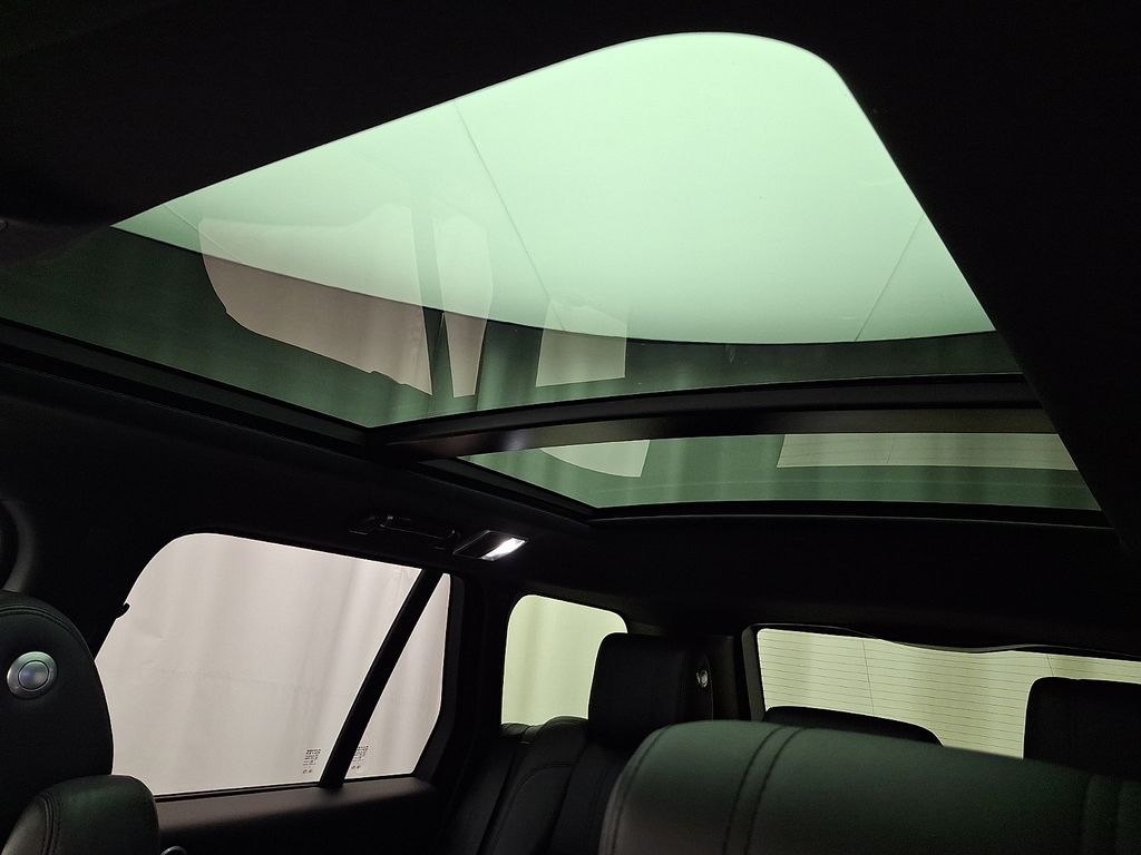 Thumbnail: 2017 Land Rover Range Rover - 15