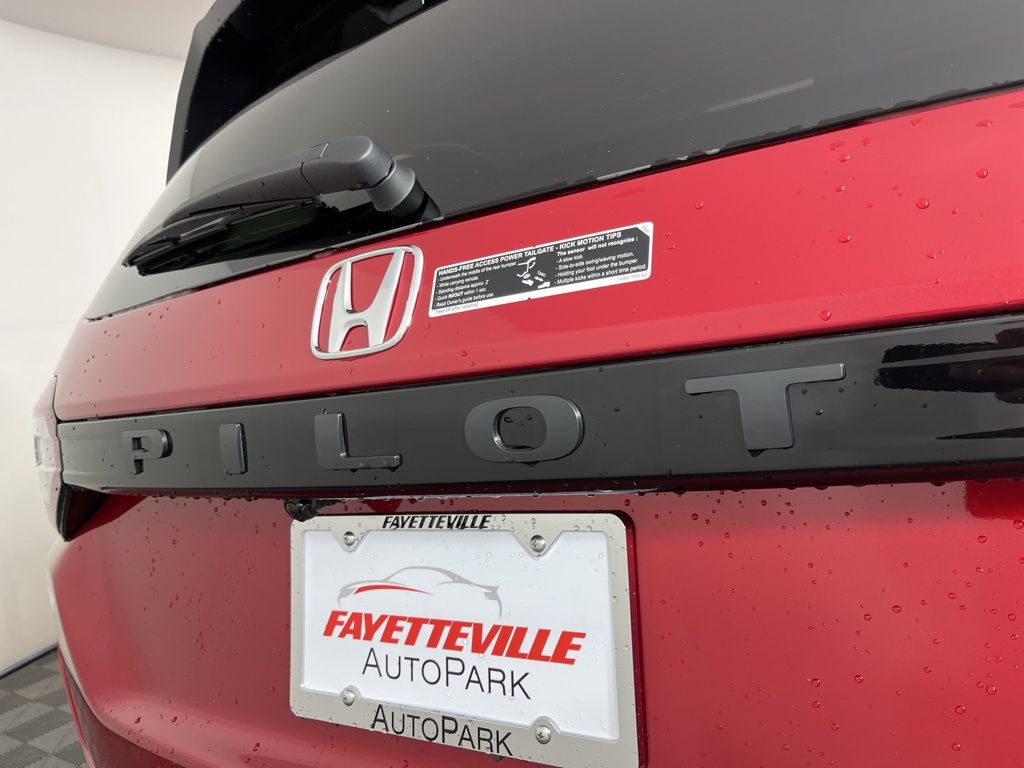 2025 Honda Pilot Touring 21