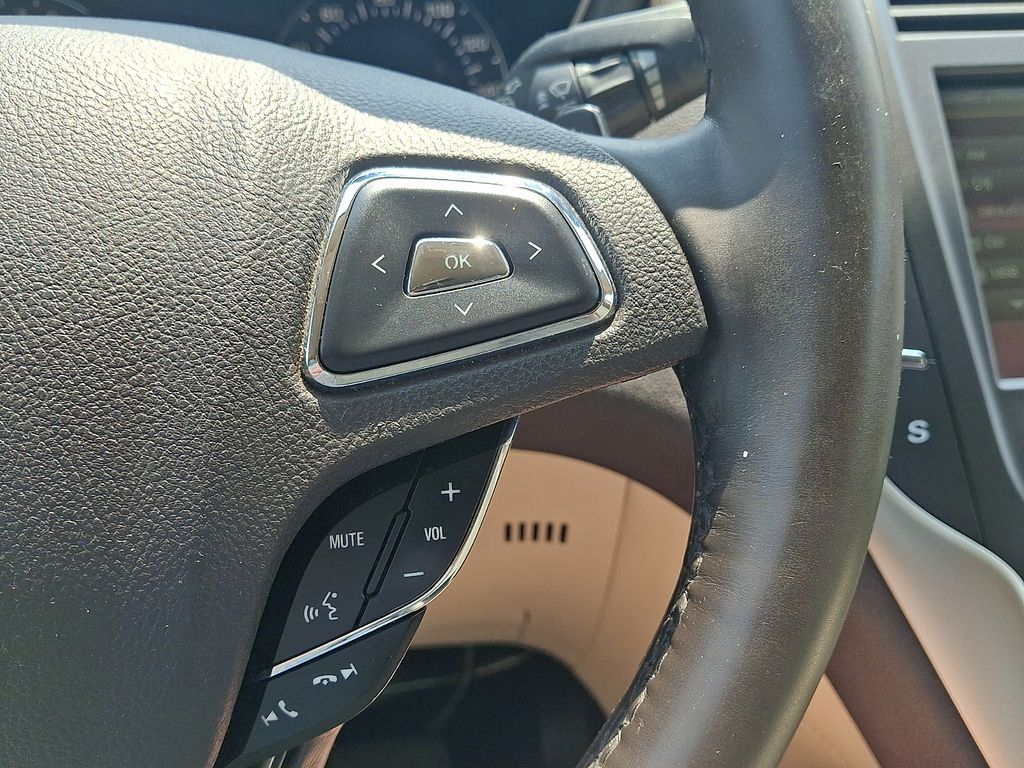 Thumbnail: 2015 Lincoln MKC - 20