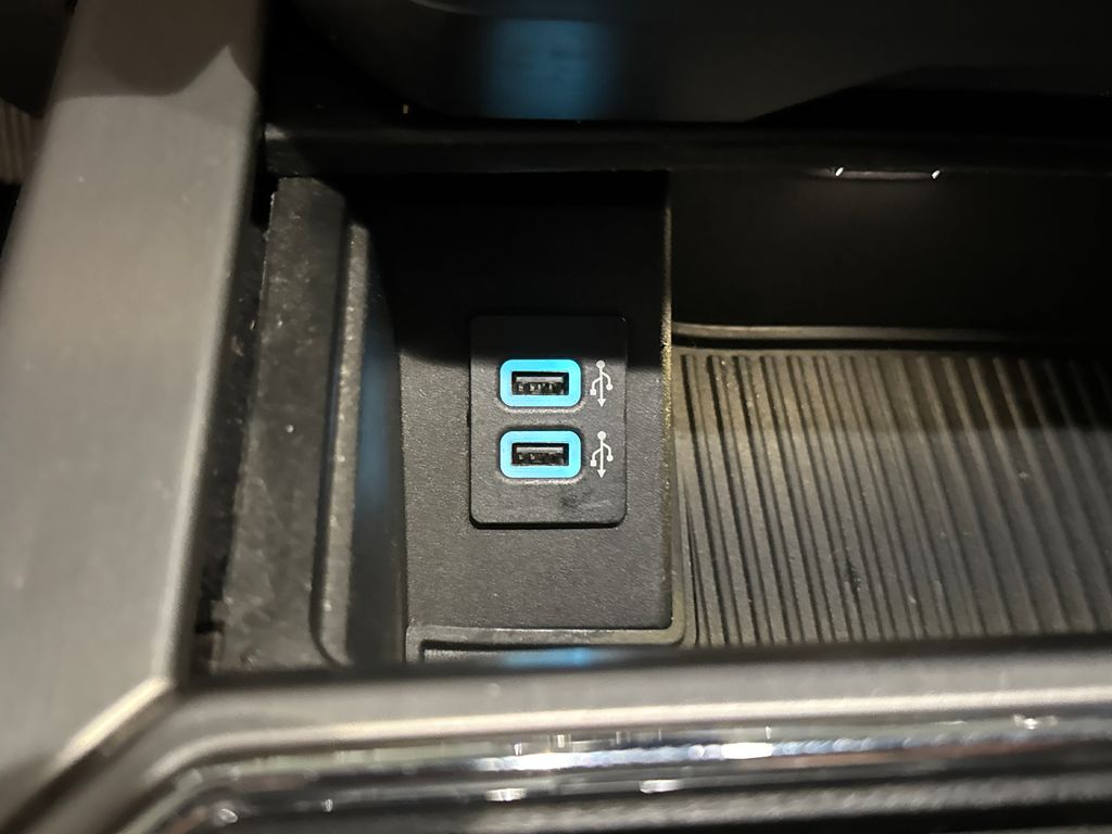 Used 2018 Black Ford Platinum image 30