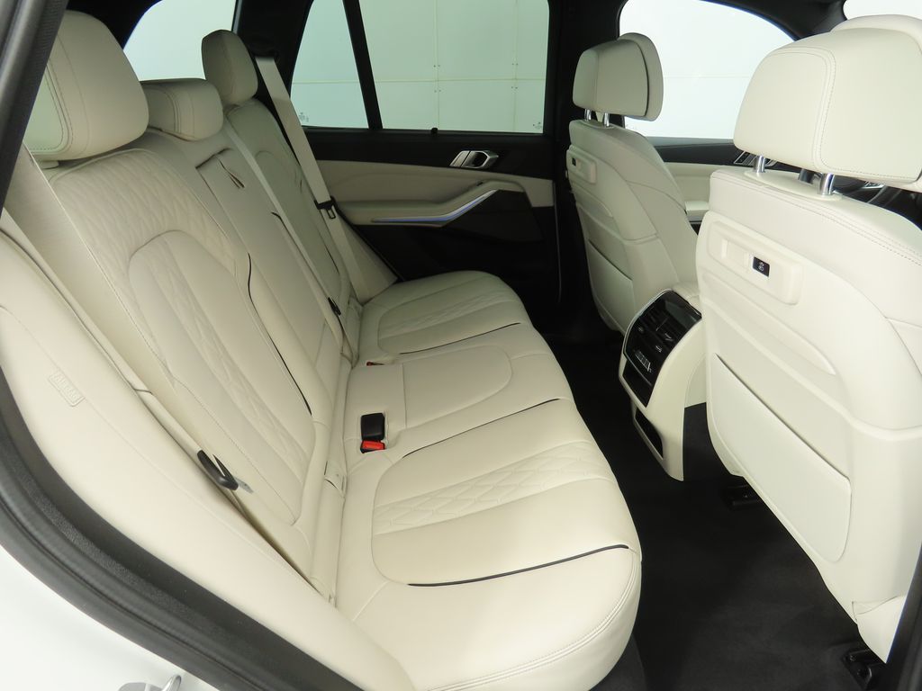 Thumbnail: 2023 BMW X5 - 22