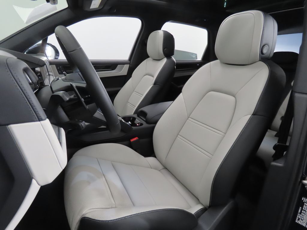 Thumbnail: 2026 Porsche Cayenne - 5