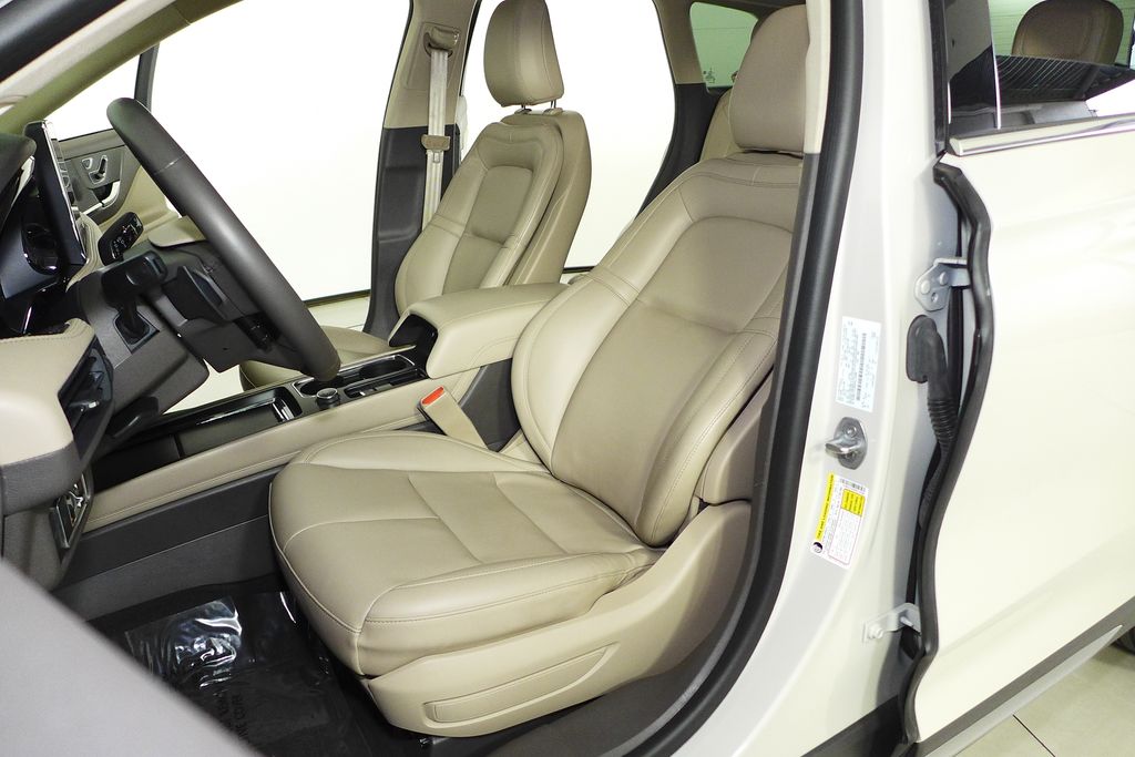 2023 Lincoln Corsair Standard 21