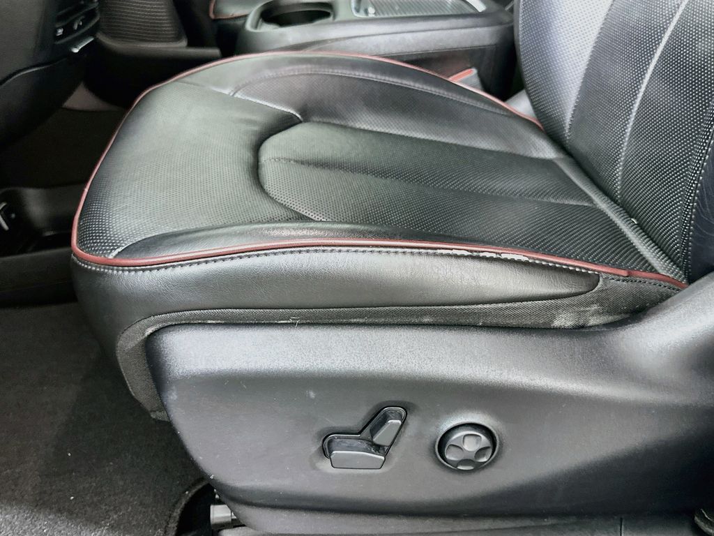Thumbnail: 2020 Chrysler Pacifica - 20