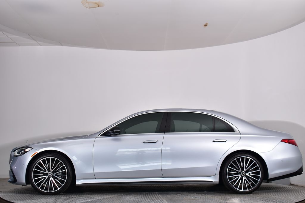 Thumbnail: 2022 Mercedes-Benz S-Class - 2