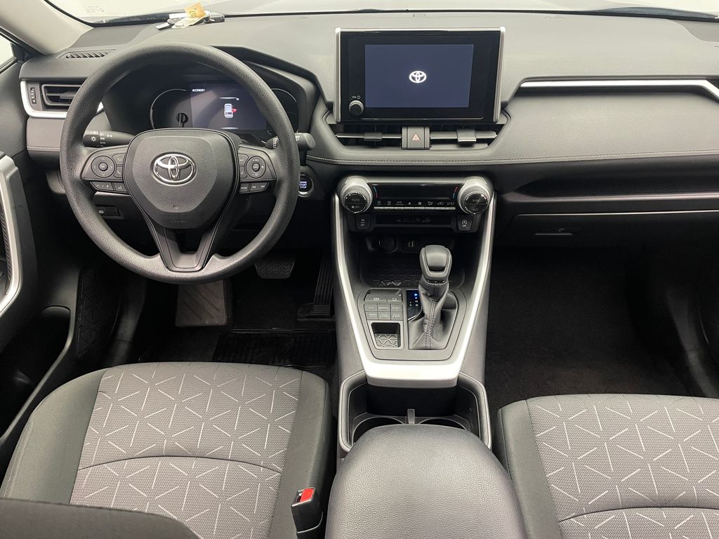 2024 Toyota RAV4 XLE 19