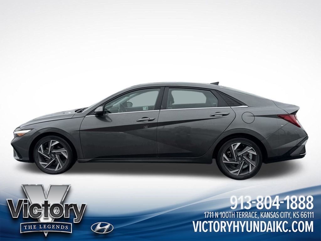Used 2024 Gray Hyundai SEL image 7