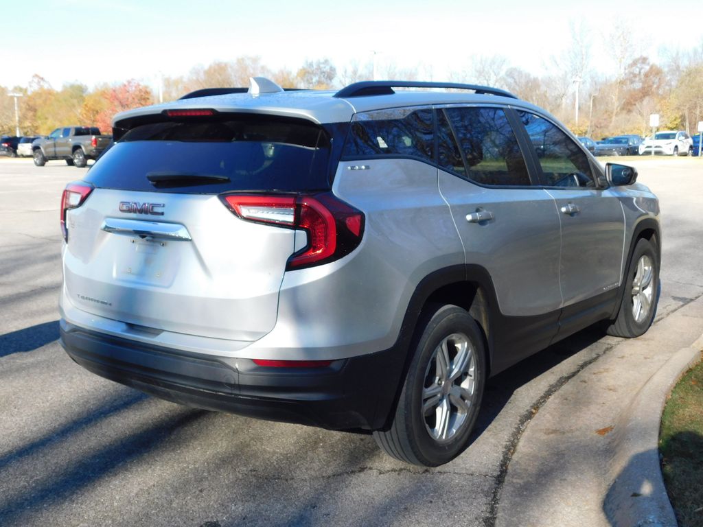 2022 GMC Terrain SLE 4