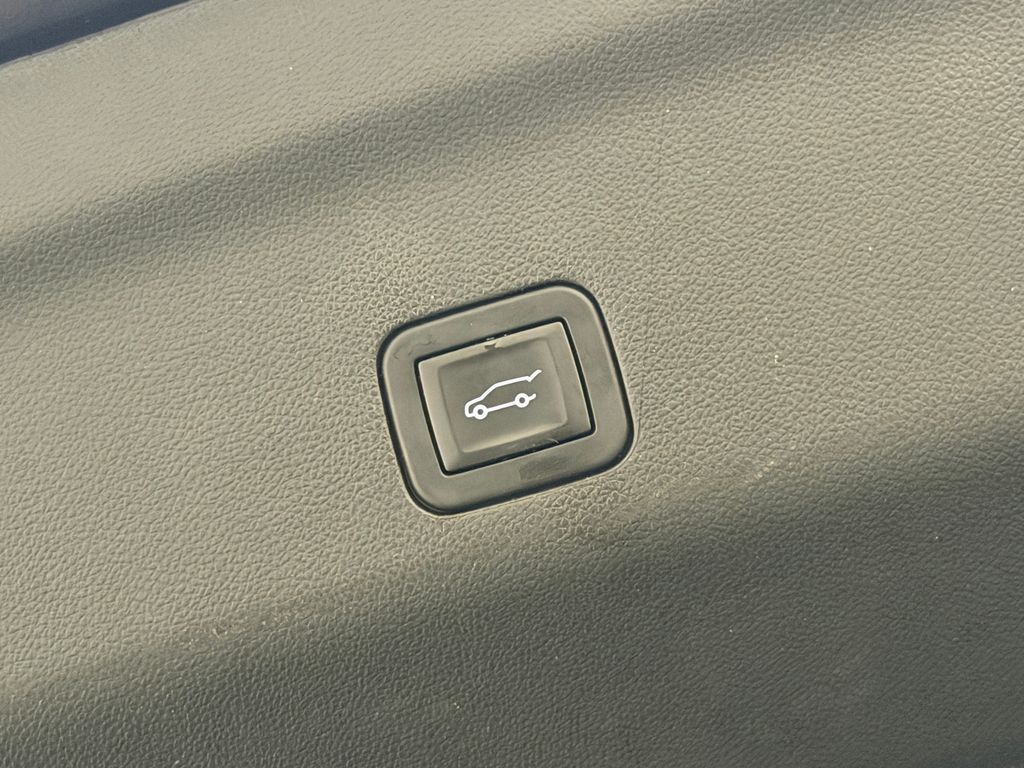 Thumbnail: 2024 Chevrolet Suburban - 19