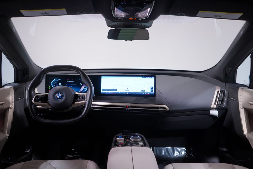 Thumbnail: 2024 BMW iX - 10