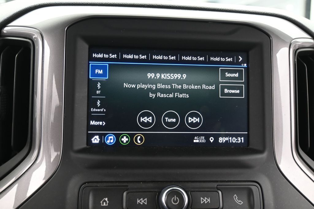 Used 2022 Summit White Chevrolet Custom image 24
