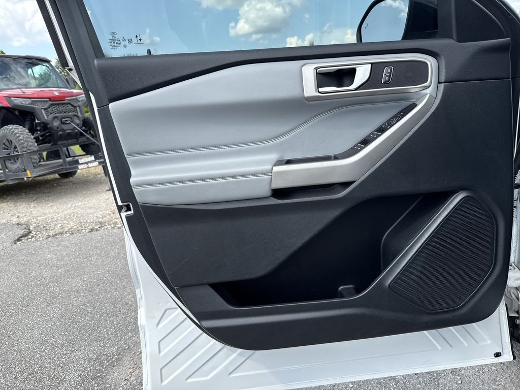 2023 Ford Explorer XLT - 9